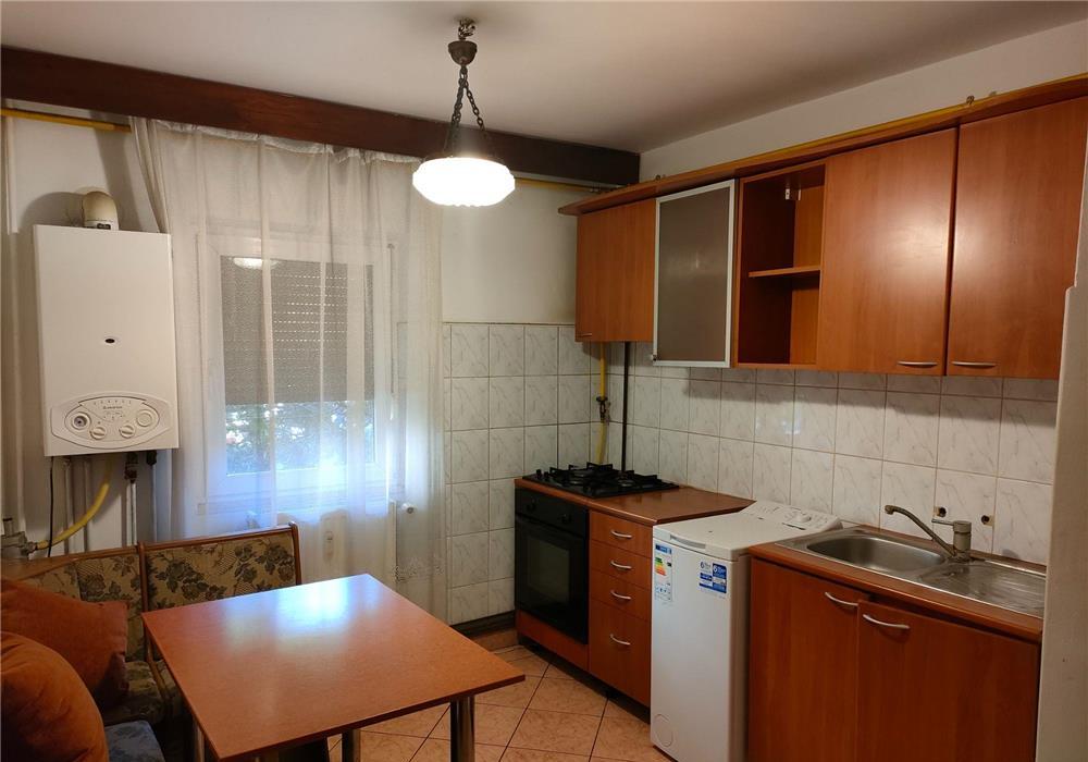 Zona Girocului, Decomandat, centrala proprie, mobilat, utilat, amenajat