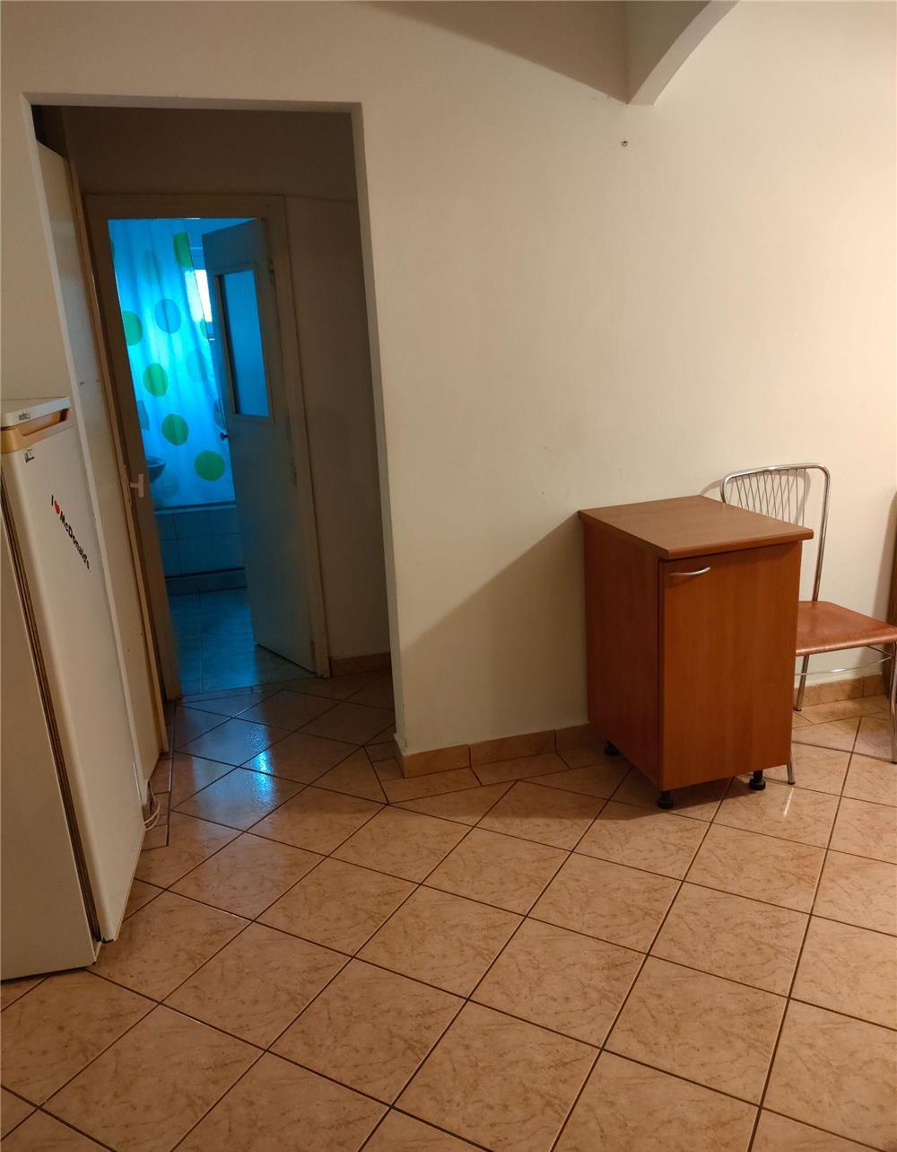 Zona Girocului, Decomandat, centrala proprie, mobilat, utilat, amenajat