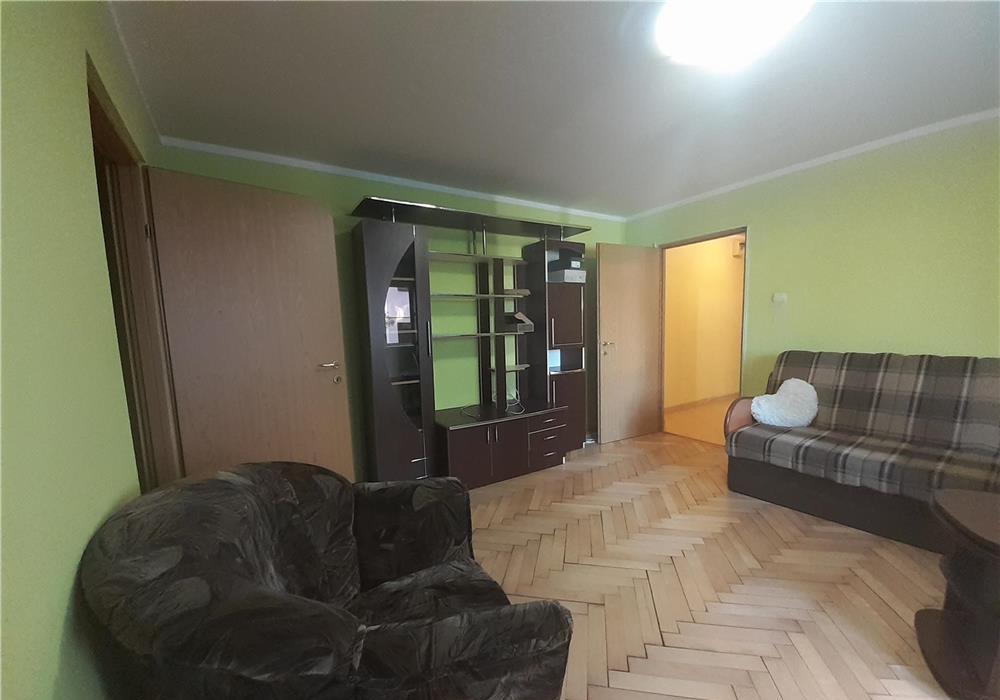 Zona Kiriac, parter inalt, bloc izolat.