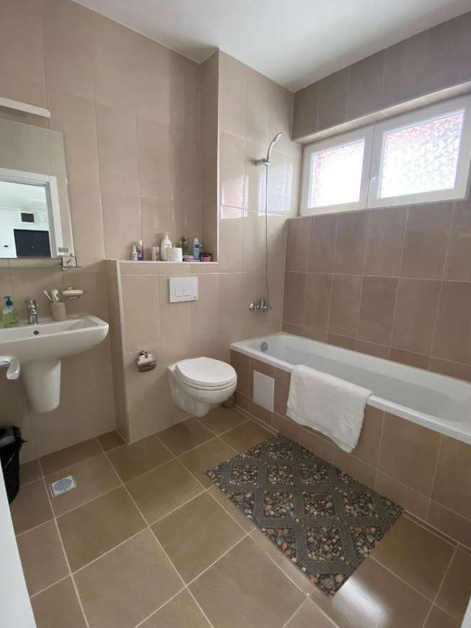 Zona Lipovei,apt 3 camere et 1/12,s-73 mp,bloc 2020,129.000 euro