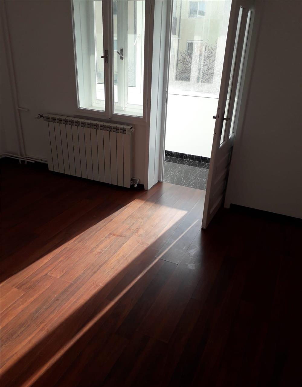 Zona STEAUA,apartament 2 camere,et 3/4,s-58 mp,centrală,preț 71 800 euro